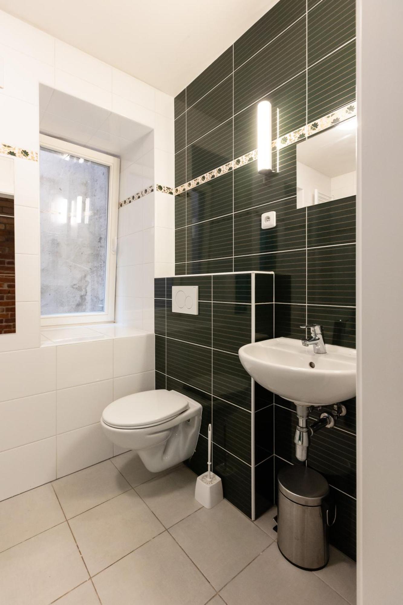 Spacious Apartment In Quiet Courtyard Near Charles Bridge Praag Buitenkant foto