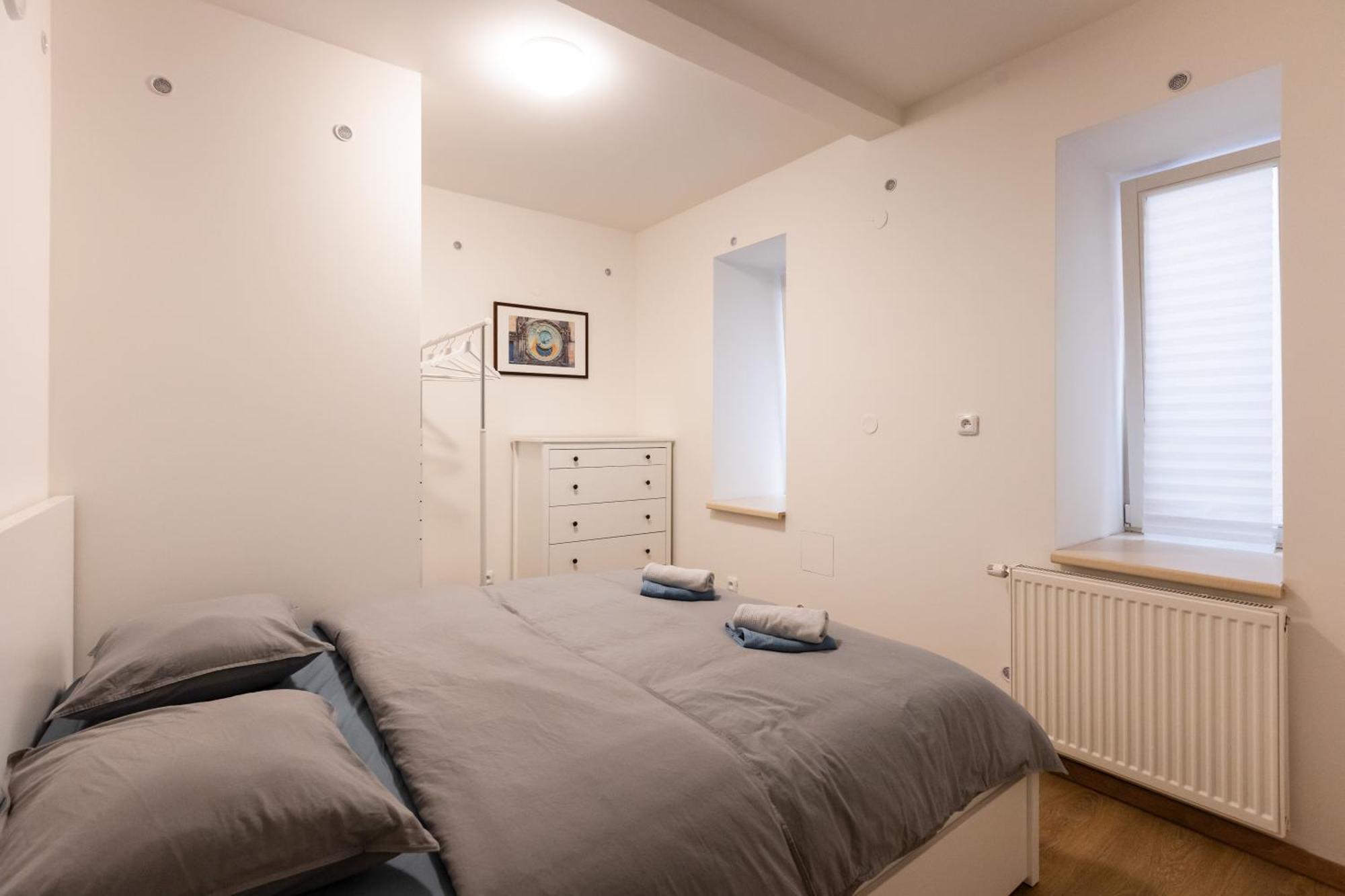 Spacious Apartment In Quiet Courtyard Near Charles Bridge Praag Buitenkant foto