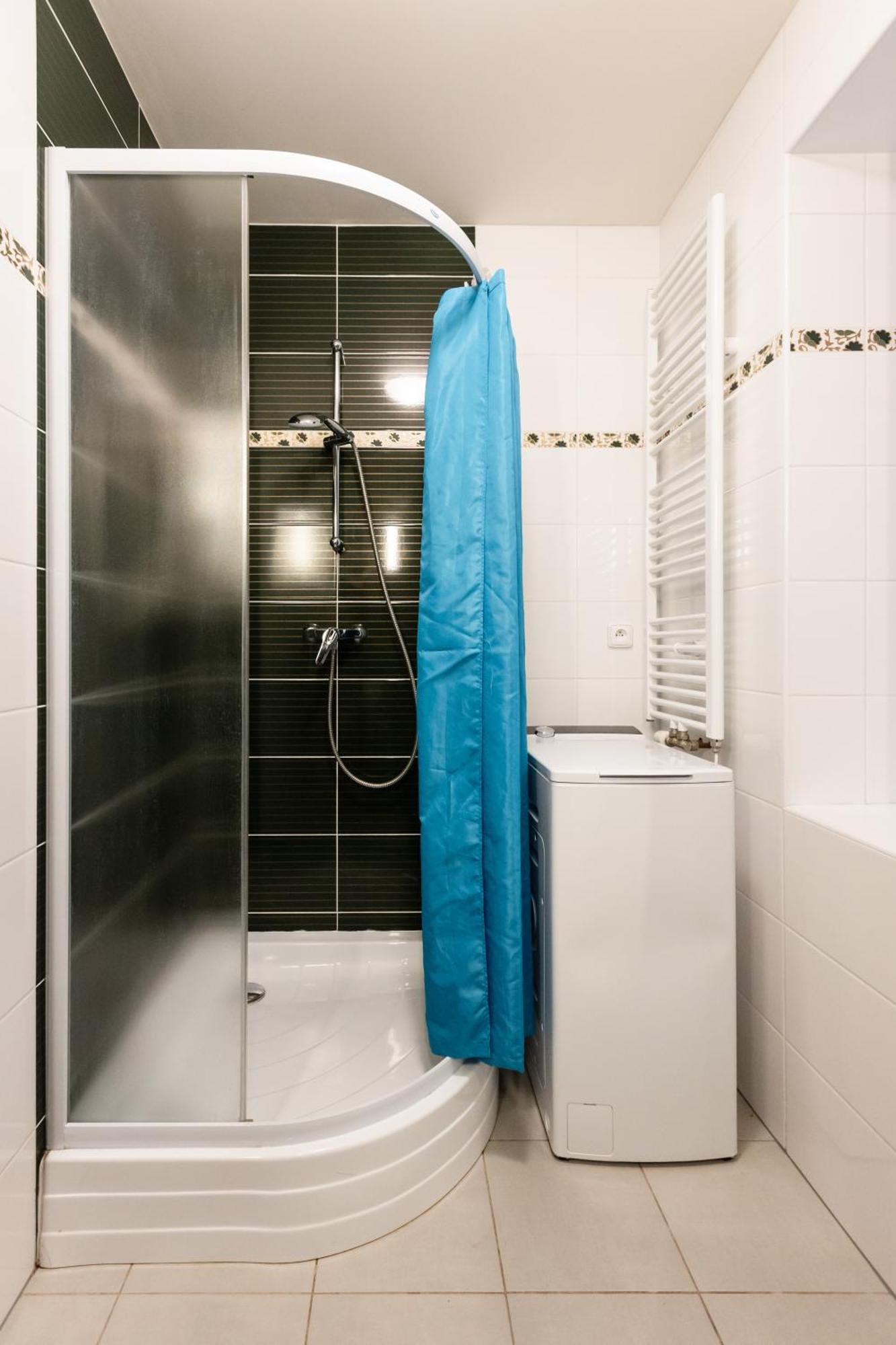 Spacious Apartment In Quiet Courtyard Near Charles Bridge Praag Buitenkant foto
