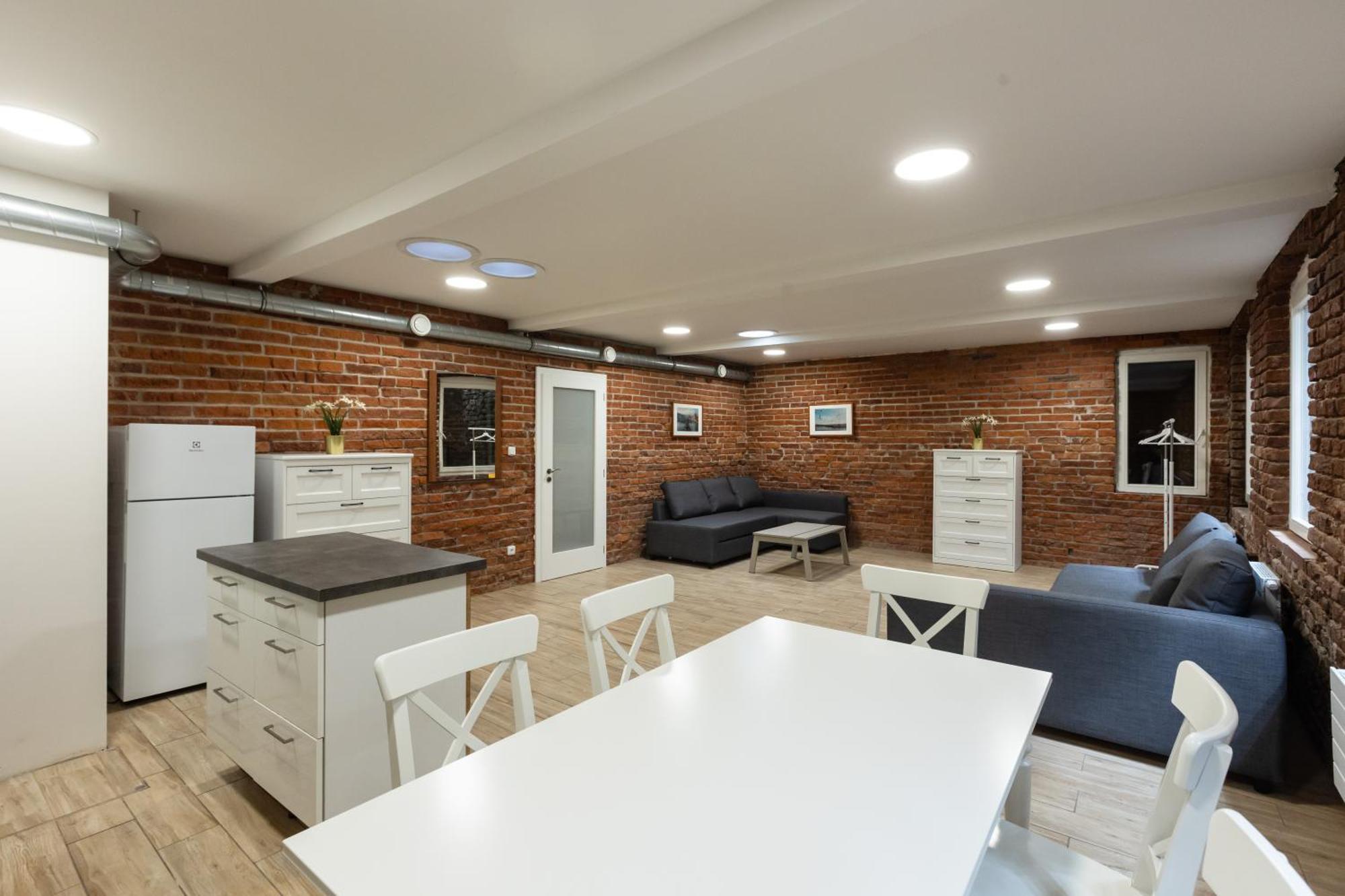 Spacious Apartment In Quiet Courtyard Near Charles Bridge Praag Buitenkant foto