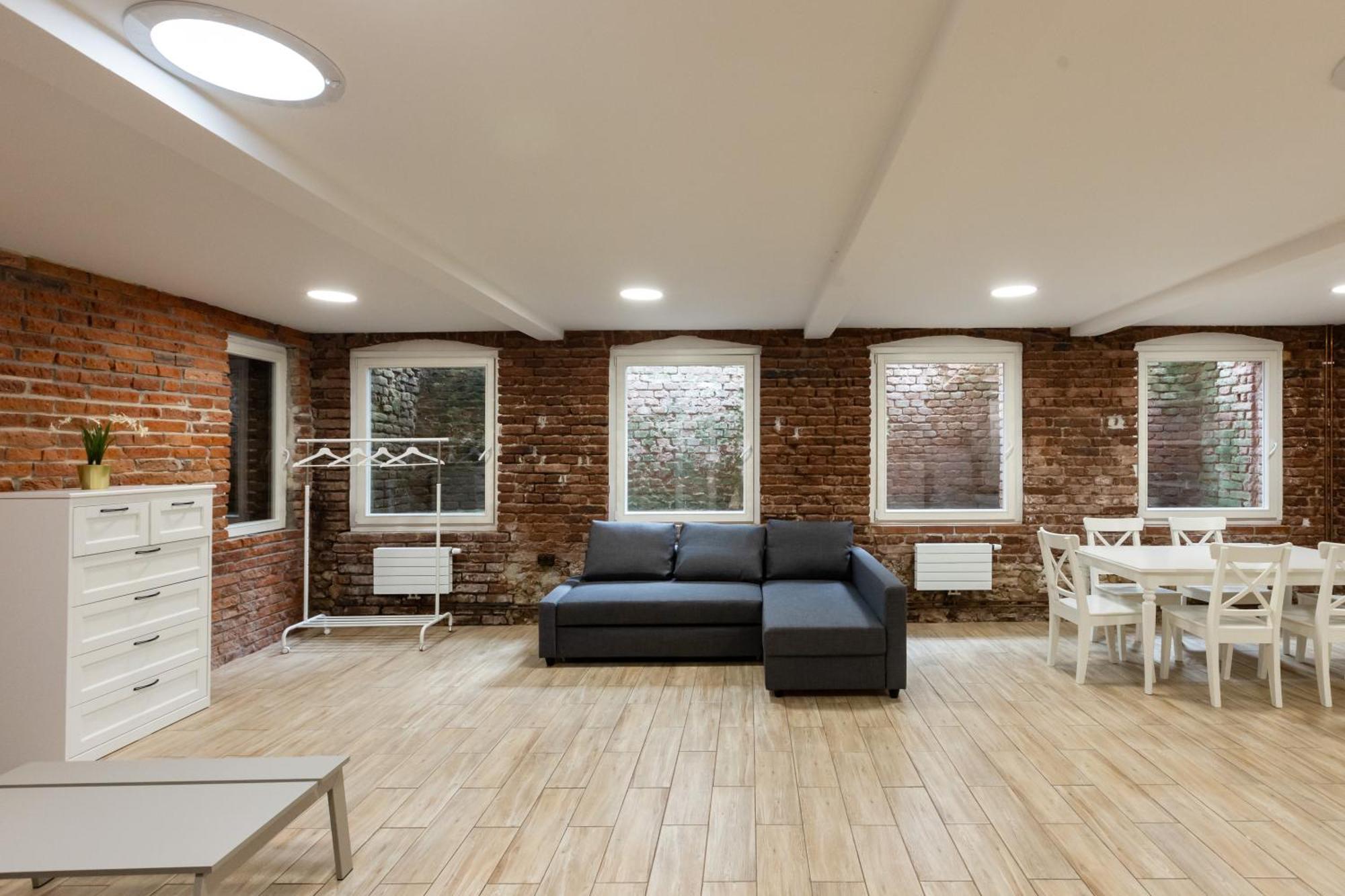 Spacious Apartment In Quiet Courtyard Near Charles Bridge Praag Buitenkant foto